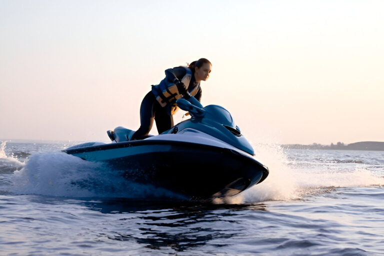 Dubai Jet Skiing Tips for Beginners: Exciting Pro Secrets!