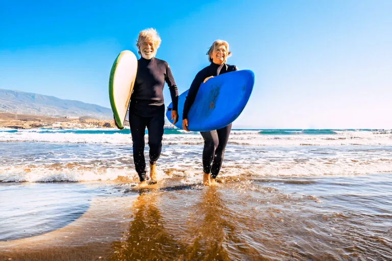 Dubai Senior Water Activities: Relaxing & Enjoyable Fun